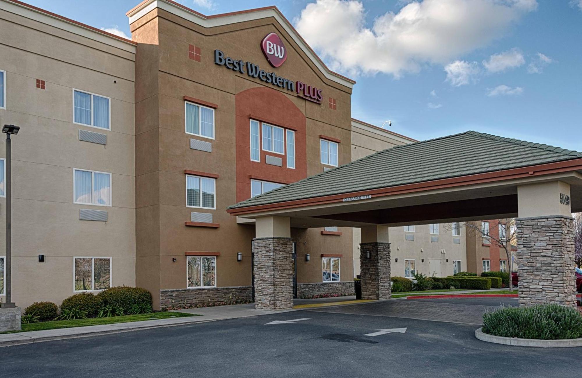 Best Western Plus Delta Inn & Suites Oakley Экстерьер фото