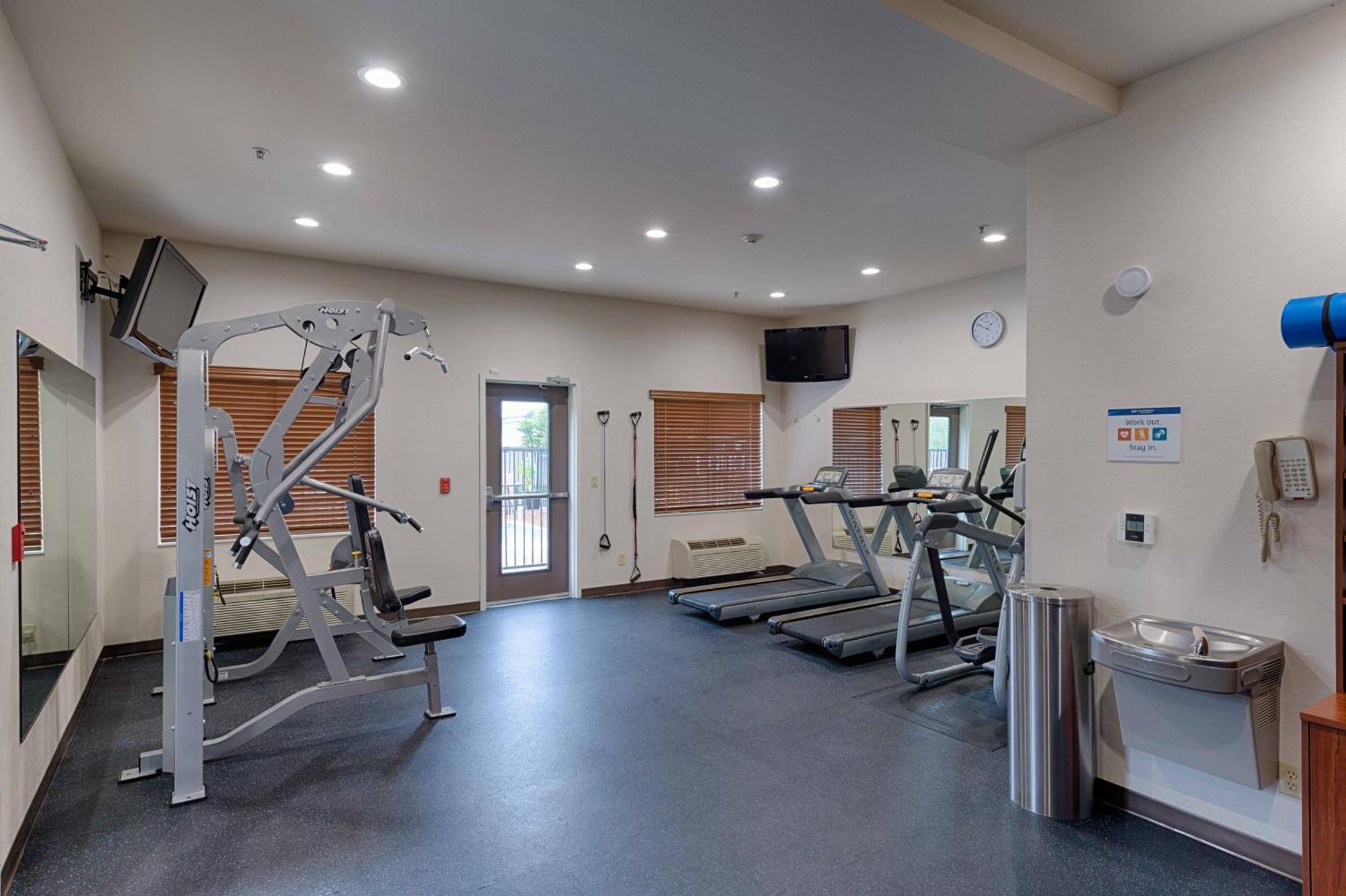 Best Western Plus Delta Inn & Suites Oakley Экстерьер фото