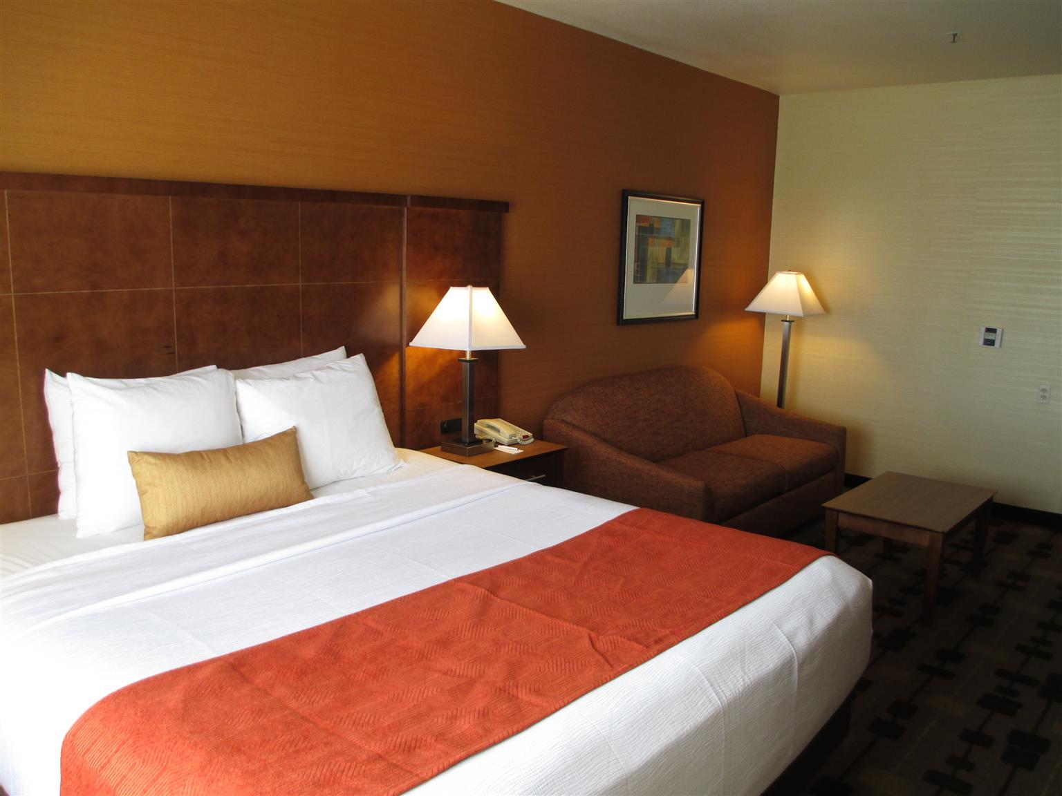 Best Western Plus Delta Inn & Suites Oakley Экстерьер фото
