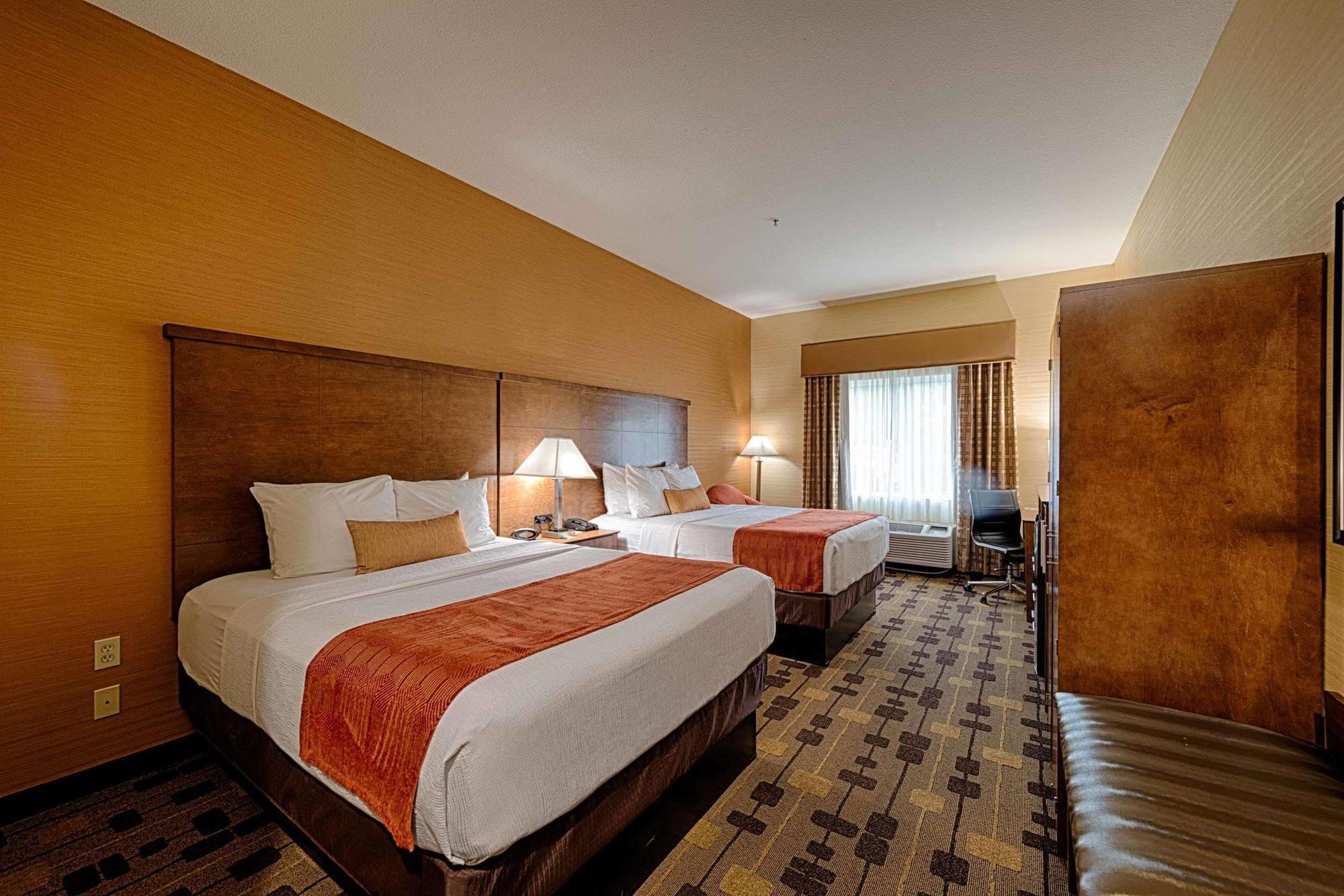Best Western Plus Delta Inn & Suites Oakley Экстерьер фото