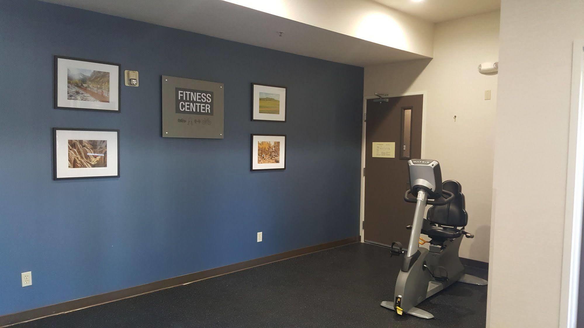 Best Western Plus Delta Inn & Suites Oakley Экстерьер фото