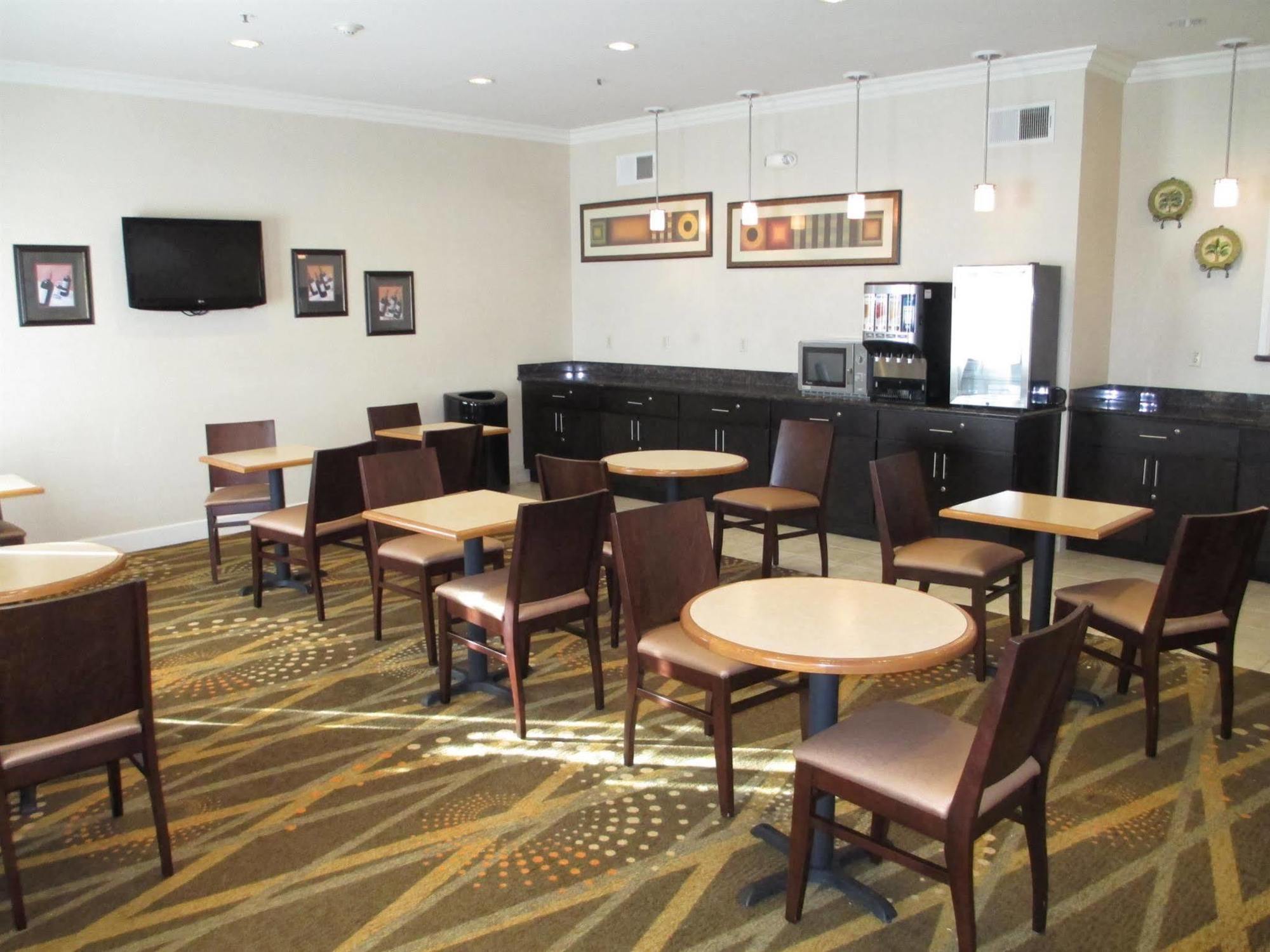 Best Western Plus Delta Inn & Suites Oakley Экстерьер фото